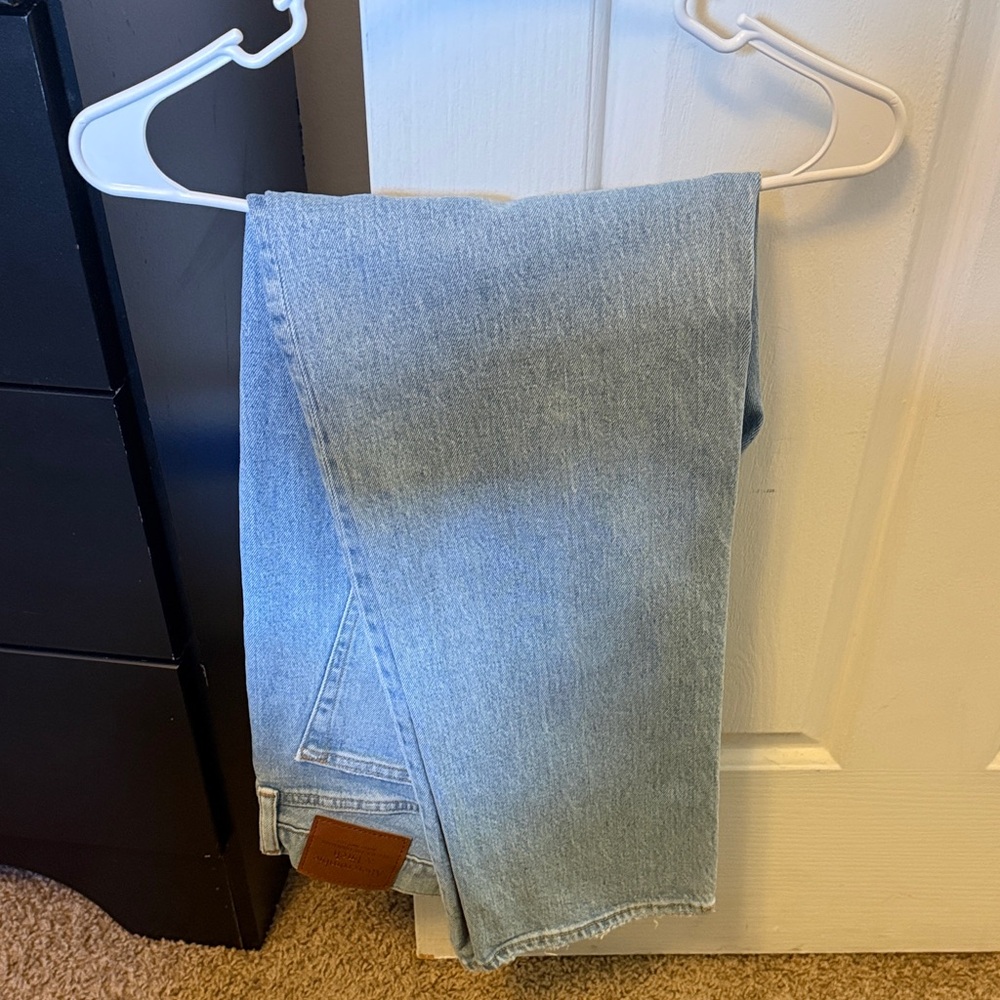 Abercrombie & Fitch Light Wash Straight Leg Jeans